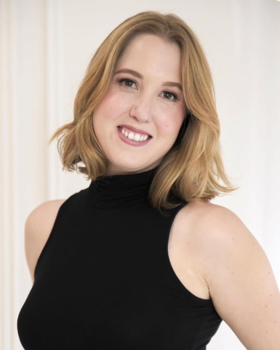 Rebecca Lyons Rebecca Lyons Portrait